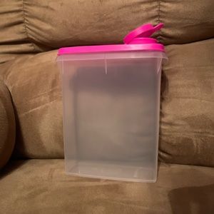 Tupperware junior cereal storage